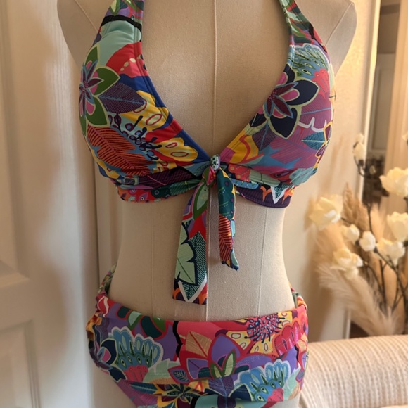 Bleu by Rod Beattie - Picture 3 of 9